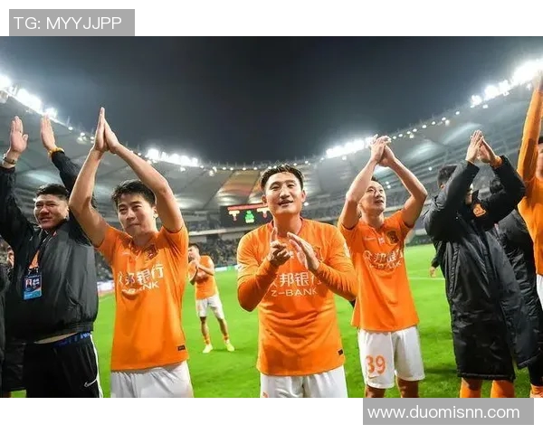 赛后复盘：上海足球队与武汉足球队的团队协作与战术分析